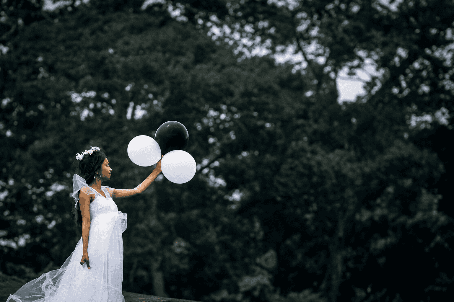 Dream in White — frame 06