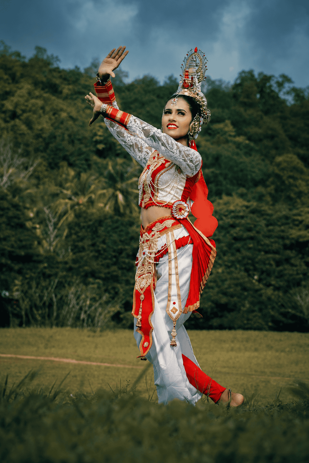 Elegance of Traditional Dance — frame 06