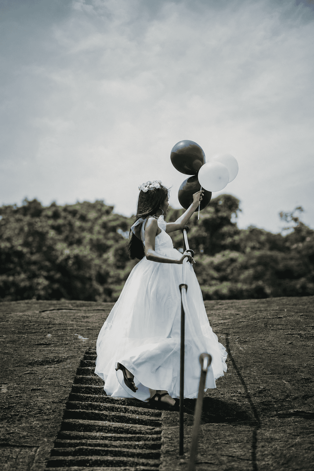 Dream in White — frame 12