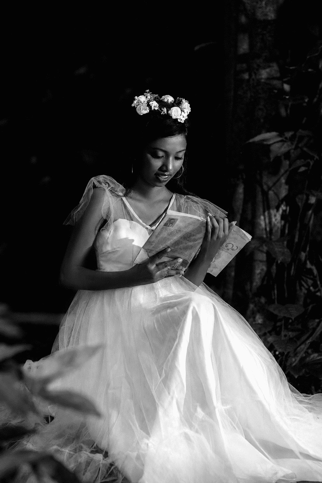 Dream in White — frame 05